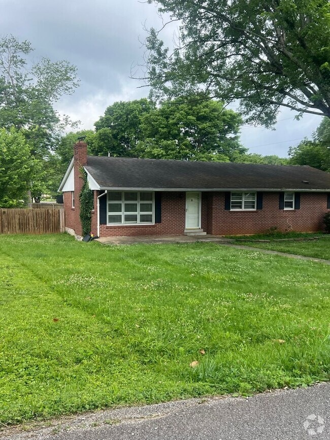 Building Photo - 1603 Benson Ave