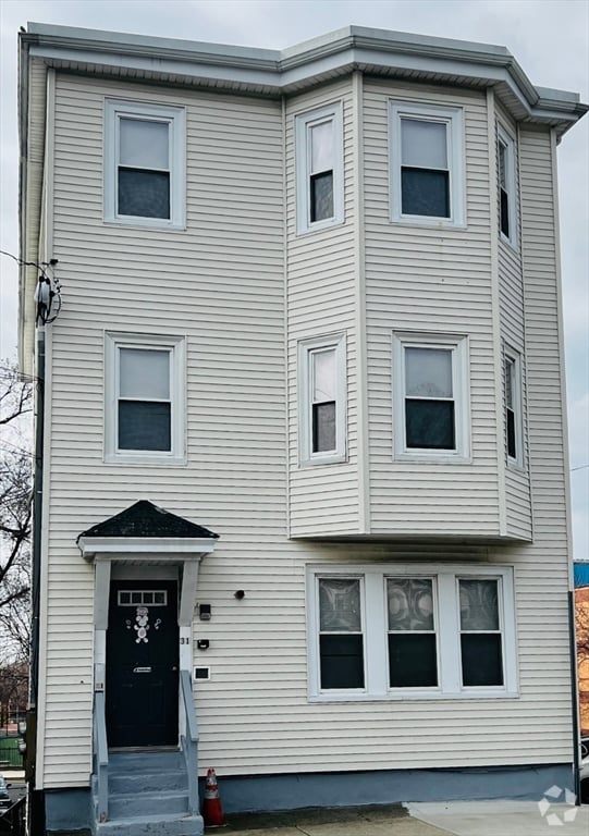 Building Photo - 31 Louis St