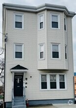 Building Photo - 31 Louis St