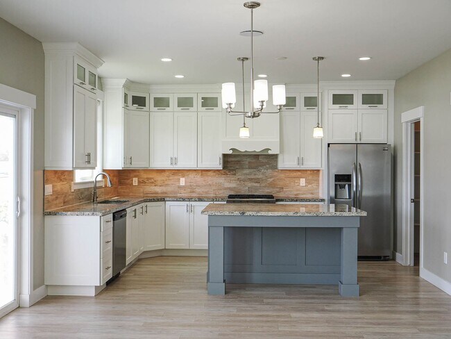 Building Photo - 3 bedroom, 2 bathroom Saratoga Springs Home