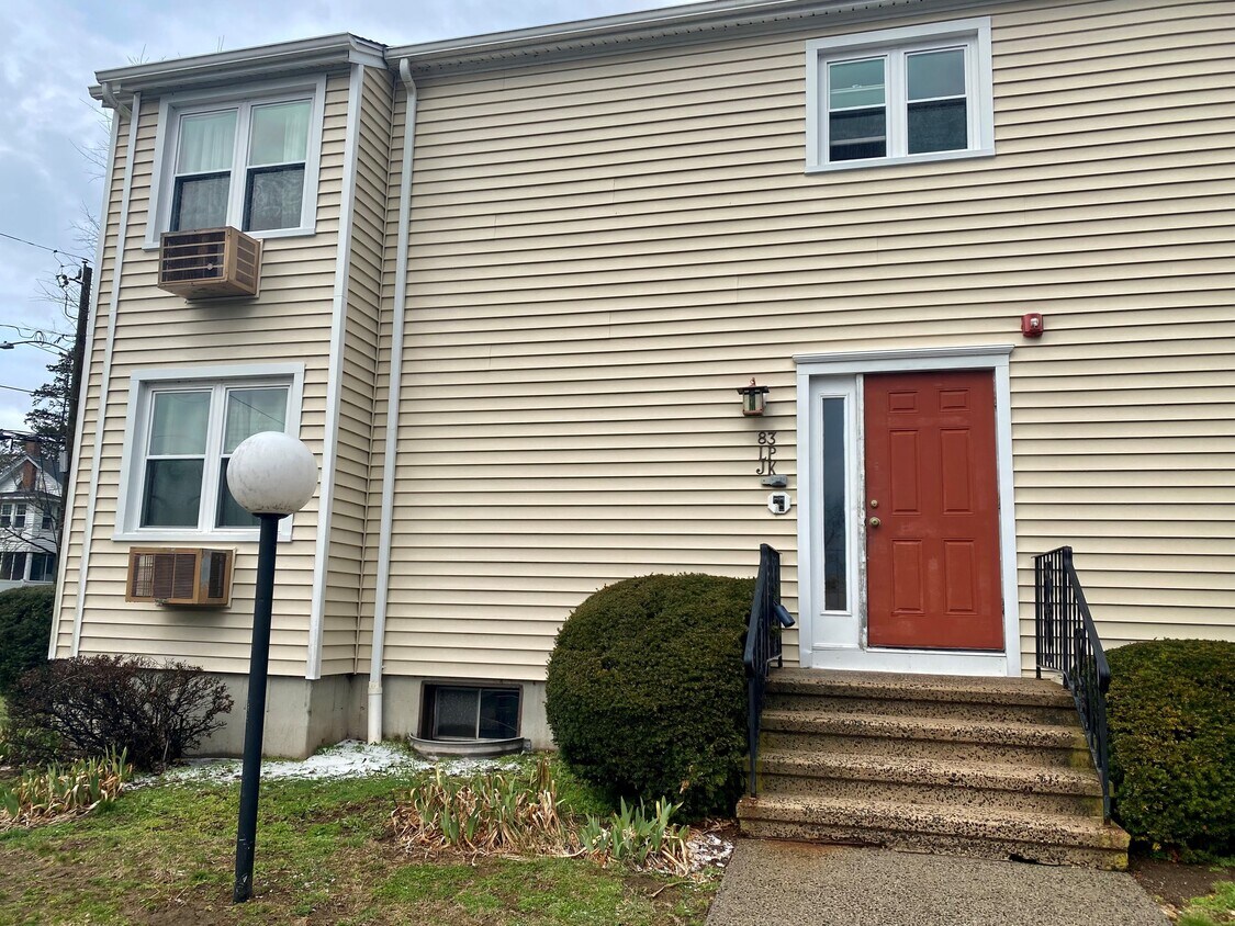 83 Hill St Unit L, Milford, CT 06460 Condo for Rent in Milford, CT