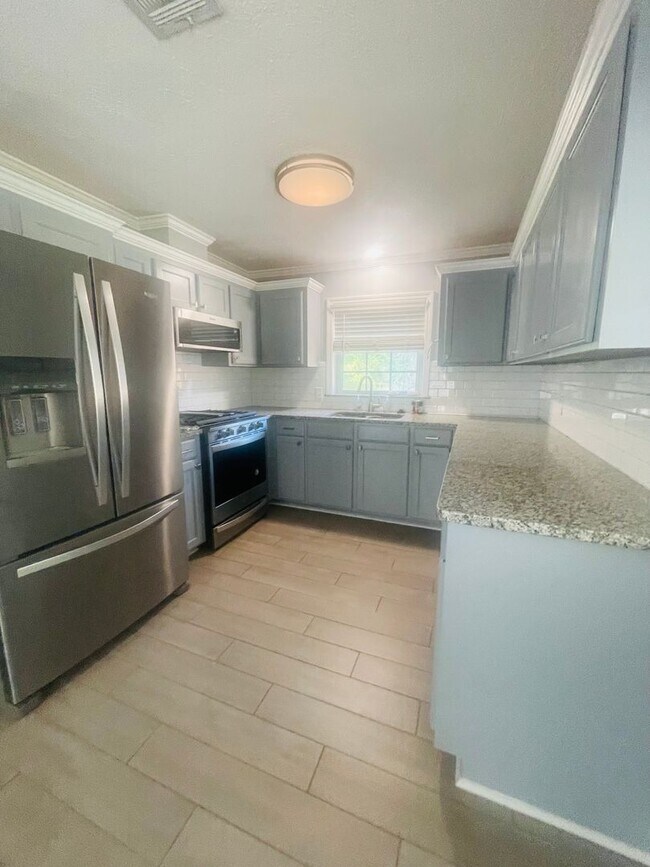 Foto del edificio - 3 Bedroom/2 Bathroom - Move-In Ready!!