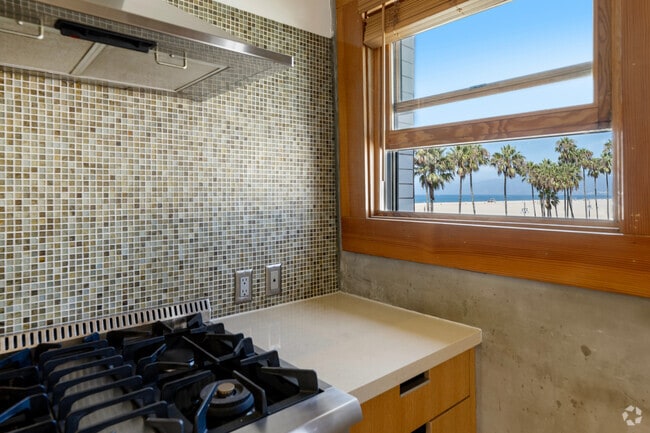 1BR, 1BA - 1000SF - View - 8 Brooks Ave