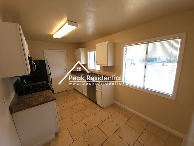 Building Photo - 2 br, 1 bath House - 6114 McLaren Avenue