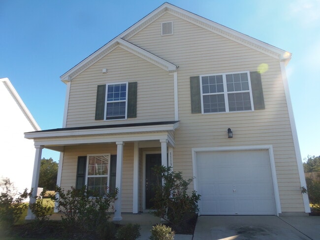 Building Photo - Gorgeous 2-Story Home