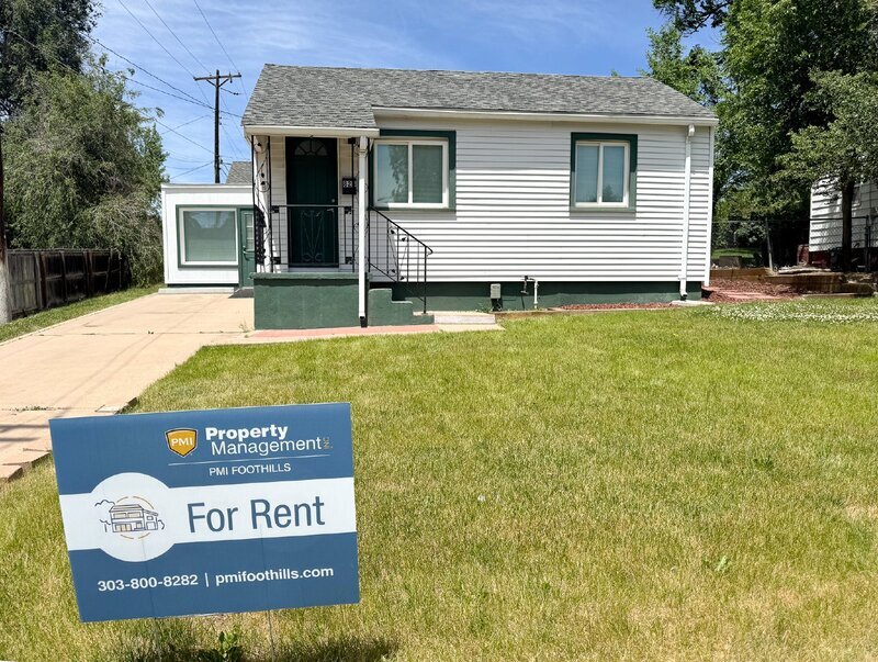 Foto principal - 825 East Dartmouth Avenue