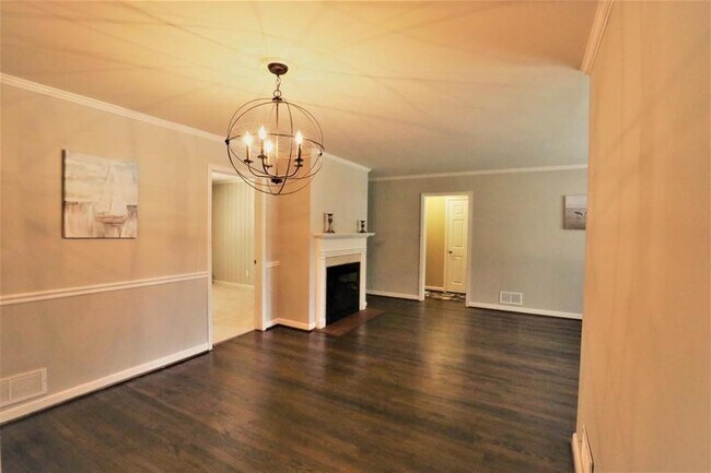 Foto del edificio - 6075 Harleston Rd NE