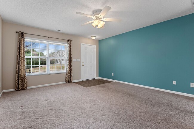 Foto del edificio - 135 Bellfare Dr