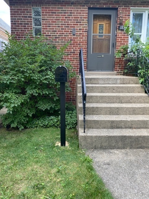 Primary Photo - 3834 N Oketo Ave