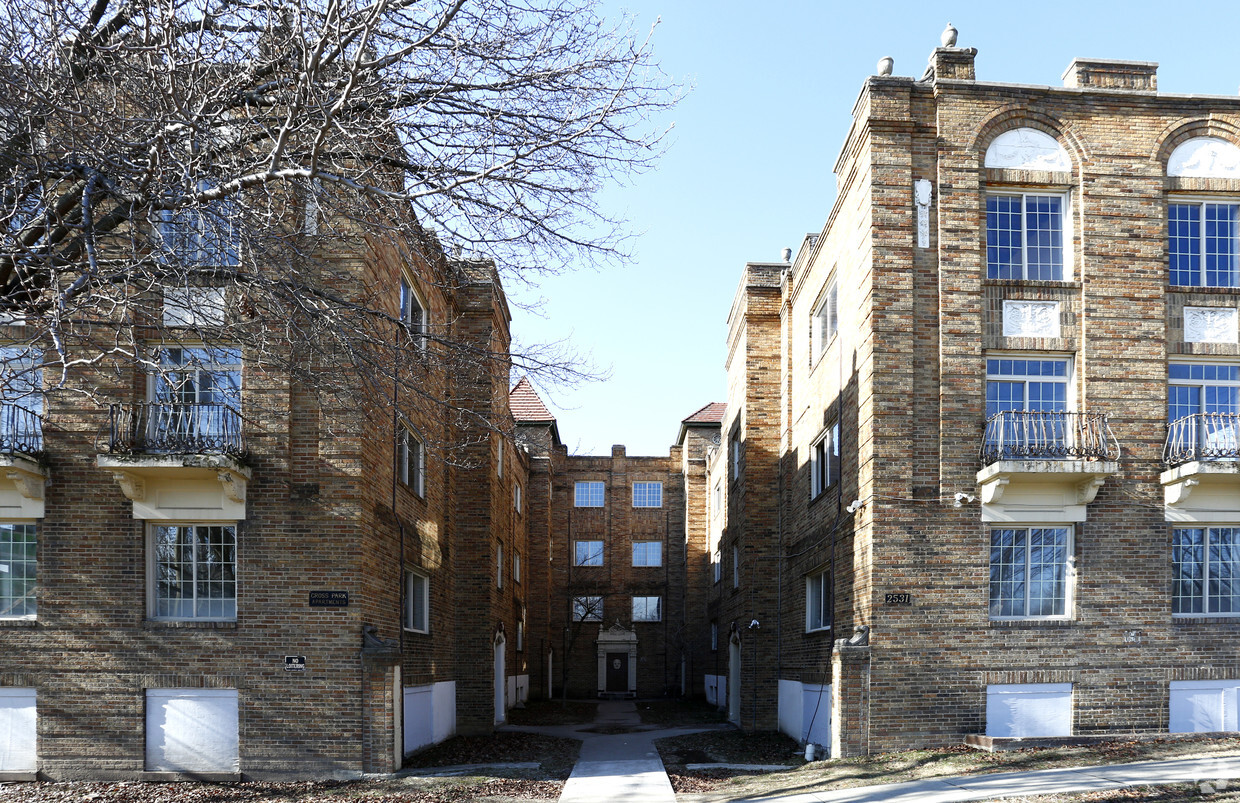 Building Photo - Cross Park Apartments
