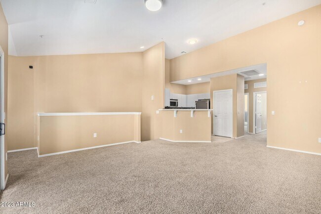 Building Photo - 2450 W Glenrosa Ave