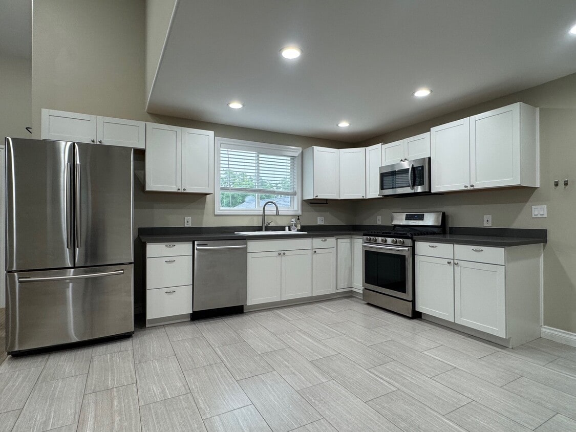 Foto principal - 16357 Vintage St