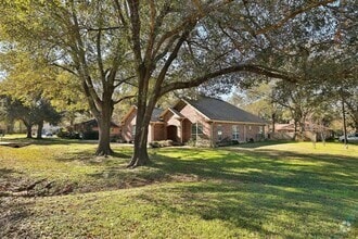 Building Photo - 2215 Penick Rd