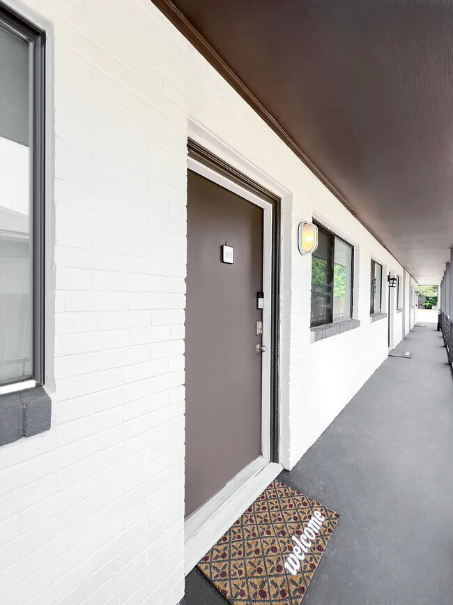 Building Photo - 5329 Reiger Ave