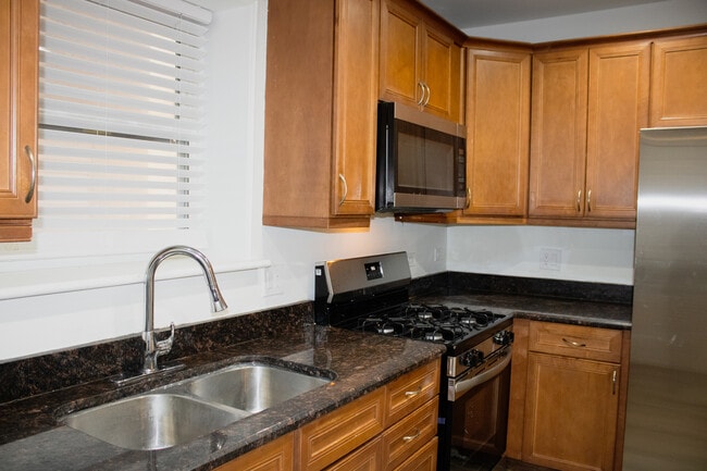 Building Photo - 2001 W Fargo Ave