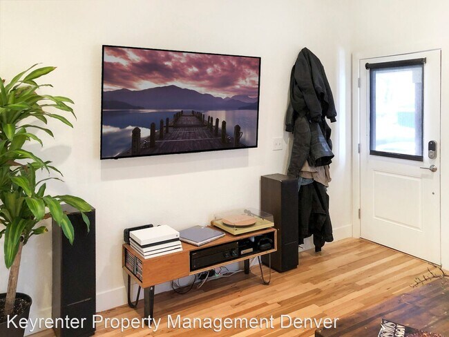 Foto del edificio - 2 br, 2 bath House - 1039 Stuart St