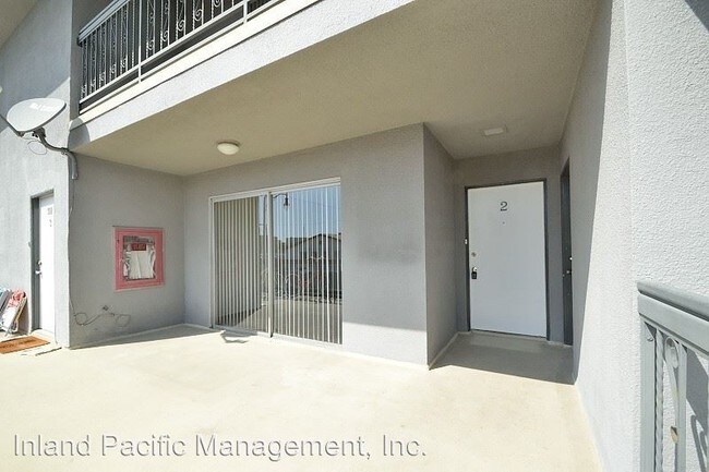 Foto del edificio - 301 W Grand Ave