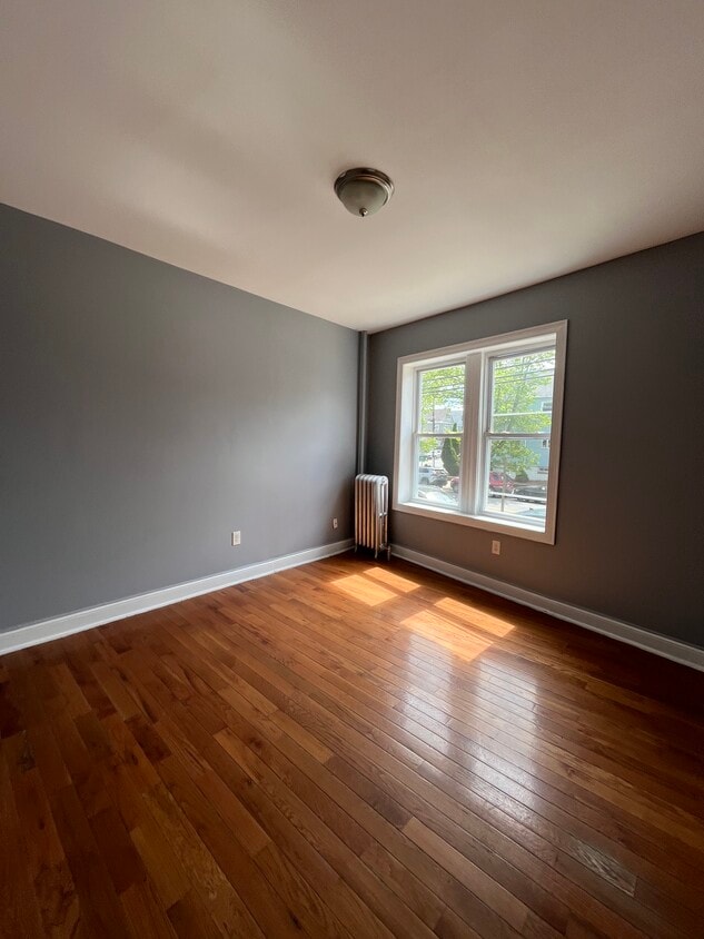 Building Photo - 729 Avenue A