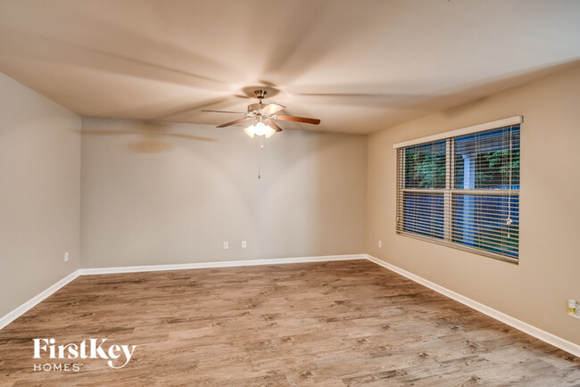 Building Photo - 11565 Cedar Glades Dr