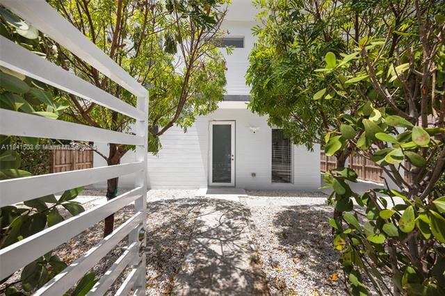 Foto del edificio - 3823 Thomas Ave