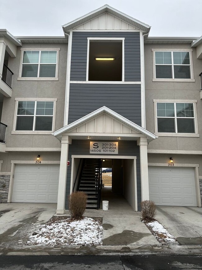 Building Photo - 14506 S Ronan Ln