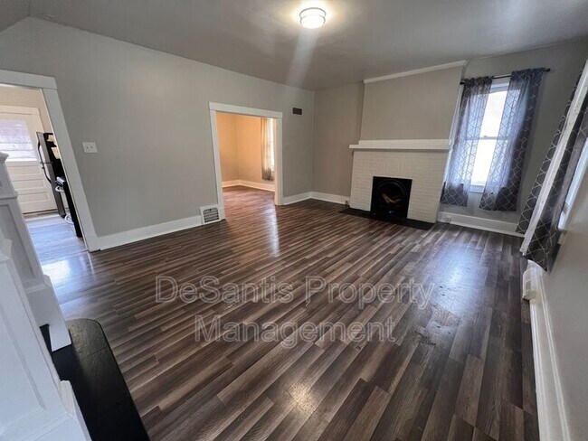 Building Photo - 404 Crescent Ave