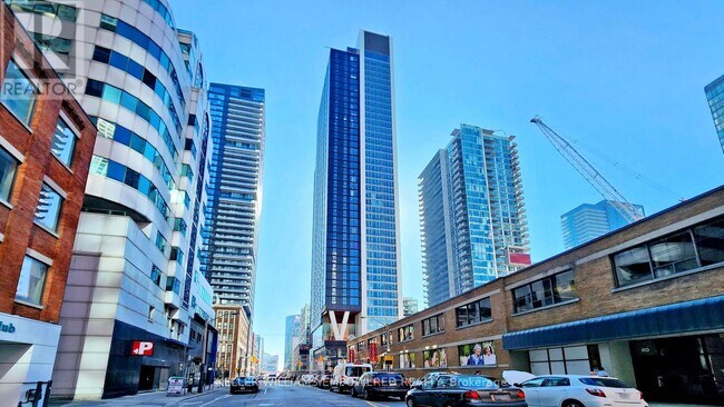 Photo du bâtiment - 357 King St W