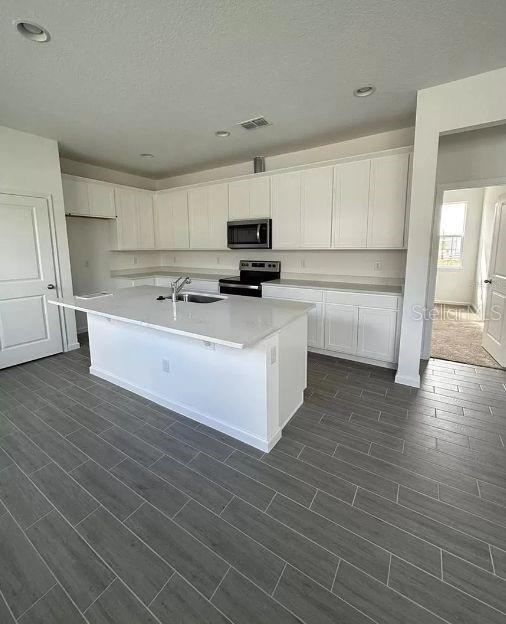 Building Photo - Charming 4-Bed Oasis with 2 Baths in Clermont – Spacious 1,654 Sq. Ft. Home!
