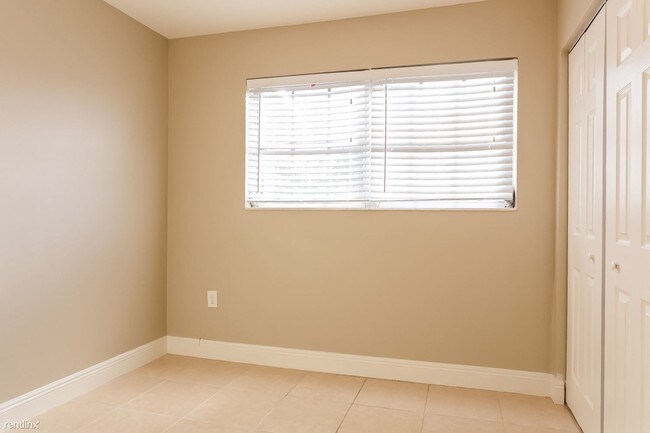 Building Photo - 3 br, 2 bath House - 9217 Bloomfield Dr