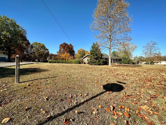 Building Photo - 106 Crosslin Cir