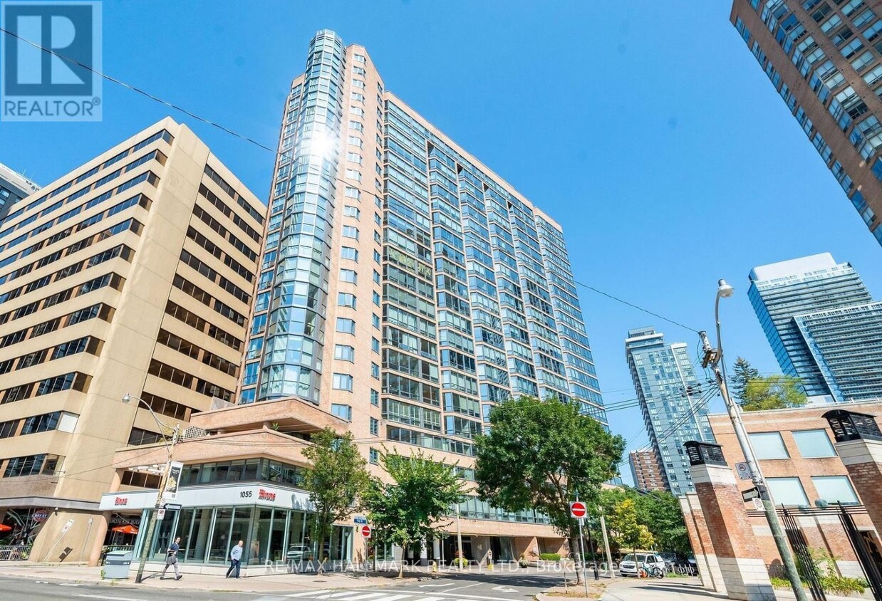 Photo principale - 1055-1055 Bay St.