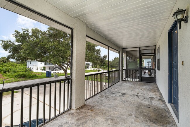Building Photo - 2290-2296 Fox Hollow Dr.