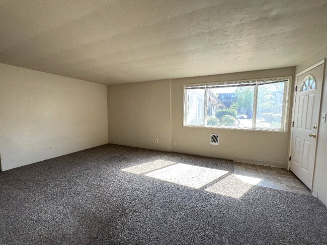 Foto del edificio - 810 NW 23rd St