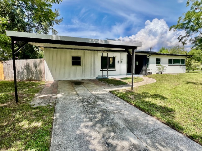 Building Photo - 3107 S Park Ave