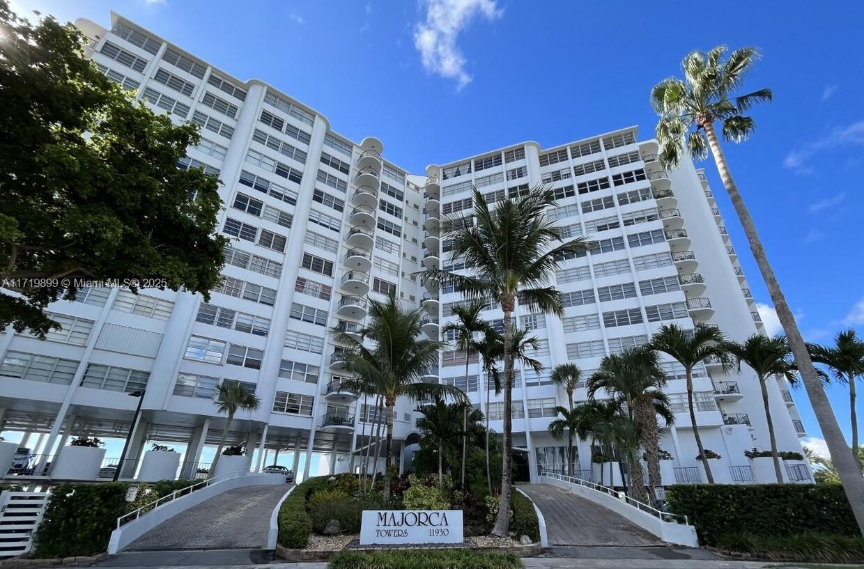 Foto principal - 11930 N Bayshore Dr