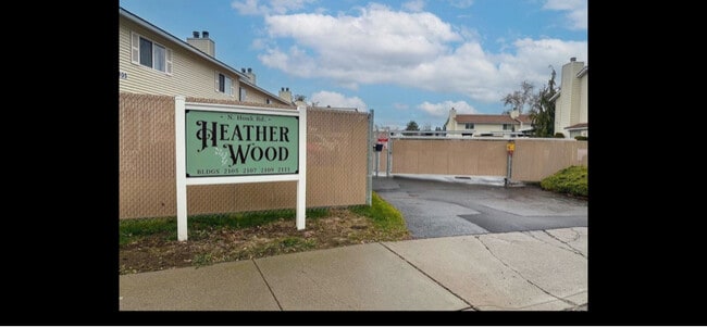 Foto del edificio - 2111 N Houk Rd