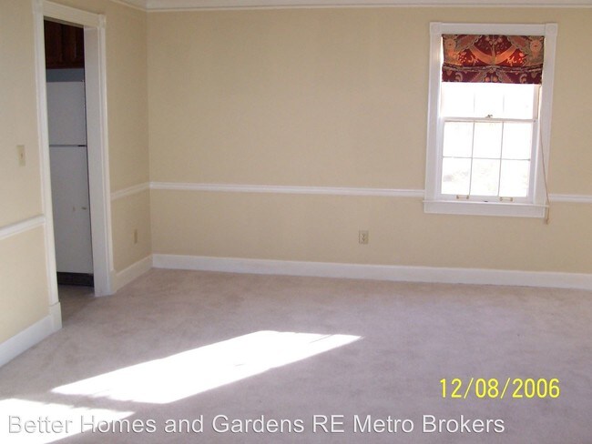 Building Photo - 1390 Poplar Pointe SE