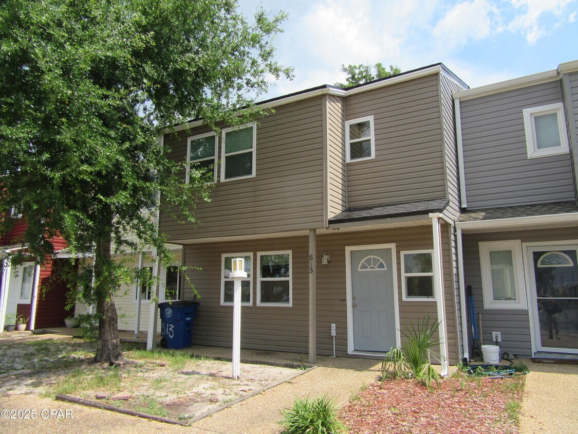 Primary Photo - 513 Palermo Rd