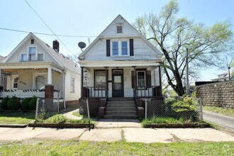 Building Photo - 1832 W Butler St