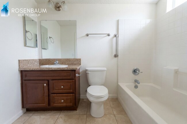 Building Photo - Beautiful 3-bedrooms, 2-baths duplex home in Prescott Valley!