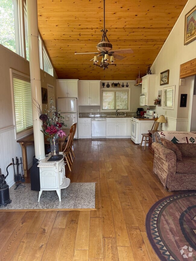 Building Photo - 1455 Rockspray Dr