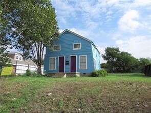 Building Photo - 2214 NW 23rd St