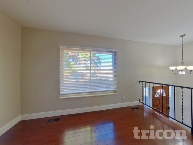 Foto del edificio - 3134 S Richfield St