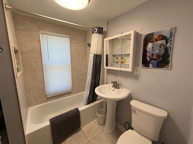 Building Photo - 5113 W Lexington St