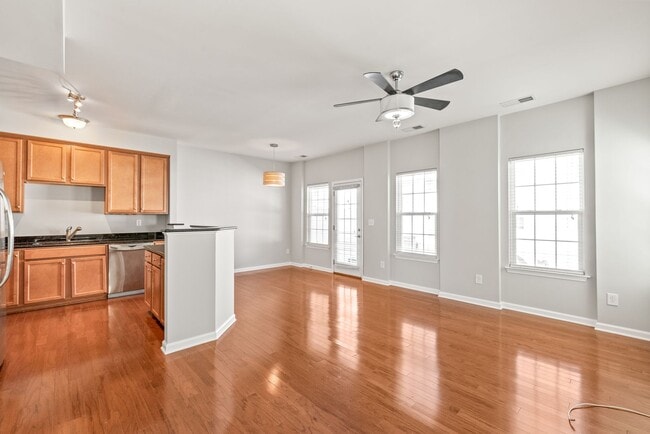 Building Photo - 3 Bedroom townhome in South Charlotte