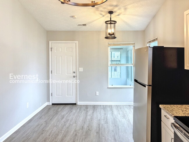 Building Photo - 1443 Tall Pine Ct