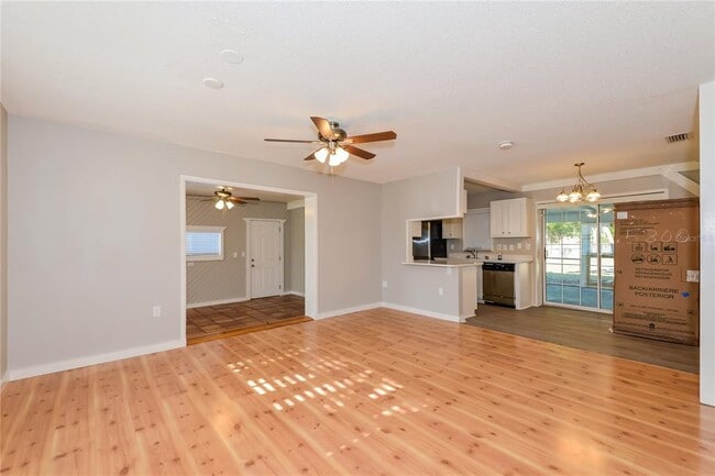 Foto del edificio - 2426 Stratford Dr