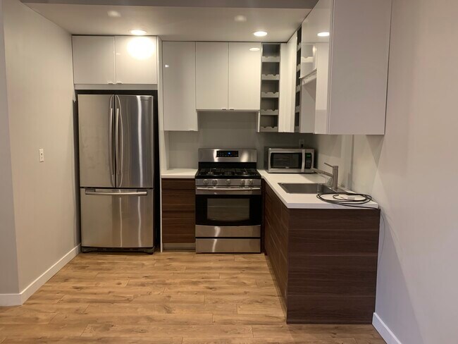 Foto del edificio - 368 Pershing Dr