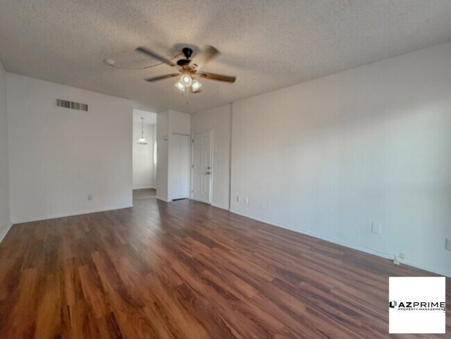 Foto del edificio - Experience the charm of this Inviting 1/1 ...