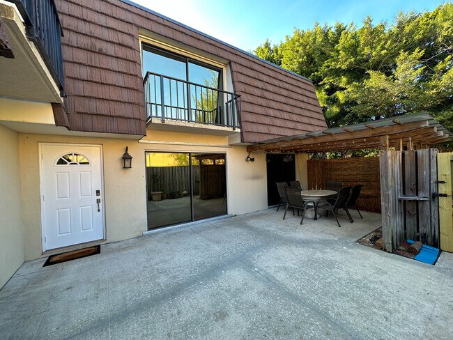 Foto del edificio - 618 6th Ln